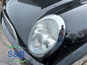 Used Headlight, left BMW Mini One/Cooper (R50) 1.6 16V Cooper Price € 69,99 Margin scheme offered by Schaap & Bron