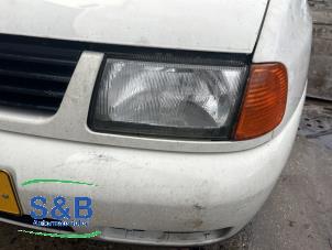 Używane Reflektor lewy Volkswagen Caddy II (9K9A) 1.9 SDI Cena € 49,99 Procedura marży oferowane przez Schaap & Bron