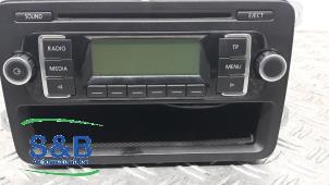 Usados Reproductor de CD y radio Volkswagen Tiguan (5N1/2) 1.4 TSI 16V Precio € 85,00 Norma de margen ofrecido por Schaap & Bron