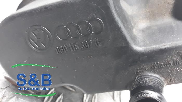 Soporte de filtro de aceite de un Audi A3 (8P1) 2.0 16V FSI 2006