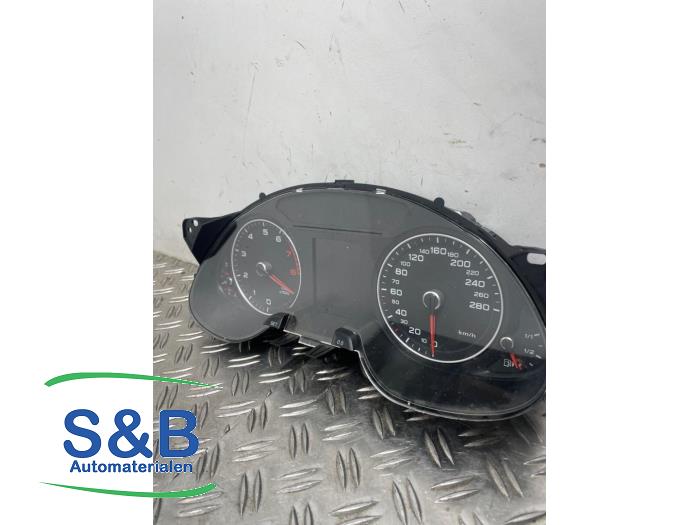 Używane Tablica rozdzielcza Audi A4 Avant (B8) 1.8 TFSI 16V Cena € 199,00 Procedura marży oferowane przez Schaap & Bron