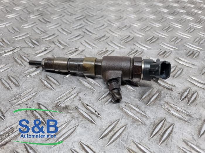 Injector (diesel) from a Peugeot Partner (EF/EU) 1.6 BlueHDi 100 2019