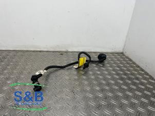 Used Front brake hose Volkswagen Passat (3B3) 2.0 4Motion Price € 20,00 Margin scheme offered by Schaap & Bron