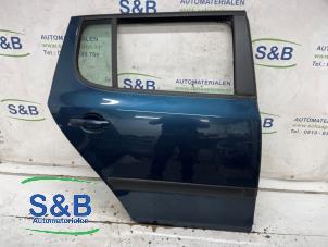Używane Drzwi prawe tylne wersja 4-drzwiowa Skoda Fabia II (5J) 1.2 TSI Cena € 125,00 Procedura marży oferowane przez Schaap & Bron