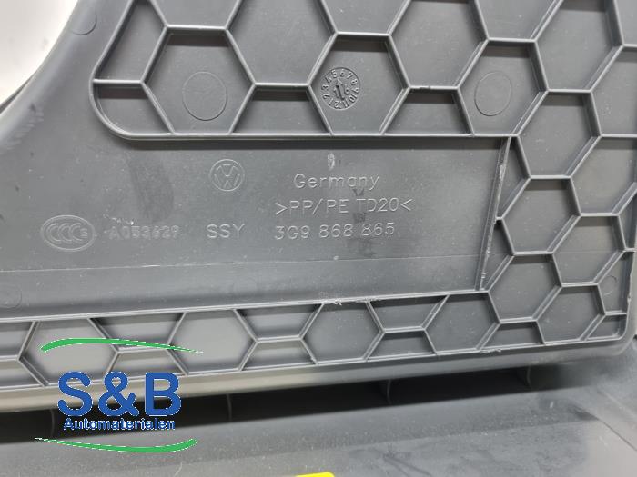 Abdeckplatte sonstige van een Volkswagen Passat Variant (3G5) 1.4 TSI GTE 16V 2016