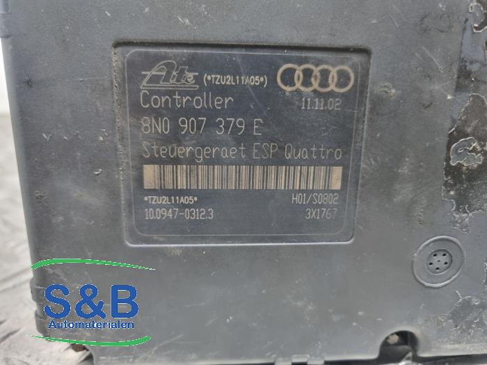 ABS pump from a Audi TT (8N3) 1.8 T 20V Quattro 1999