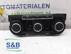 Usagé Panneau de commandes chauffage Volkswagen Golf VI (5K1) 1.2 TSI BlueMotion Prix € 125,00 Règlement à la marge proposé par Schaap & Bron