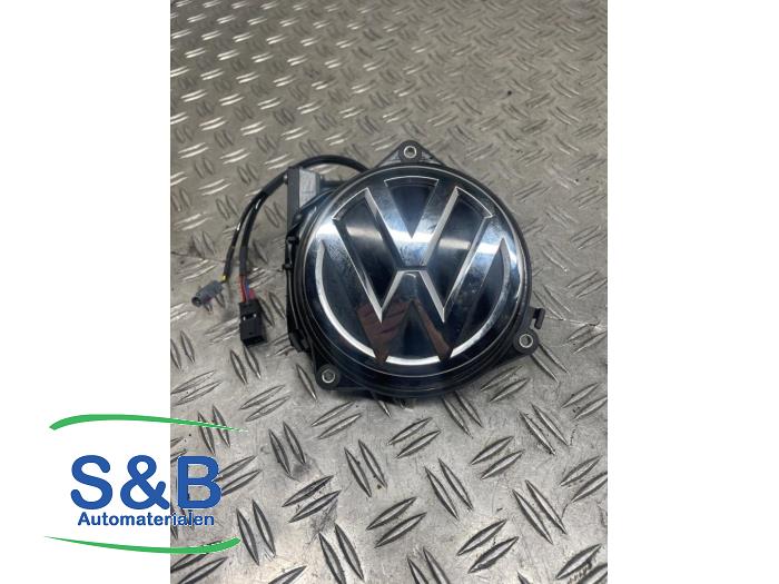 Reversing camera from a Volkswagen Passat (3G2) 1.4 TSI GTE 16V 2016