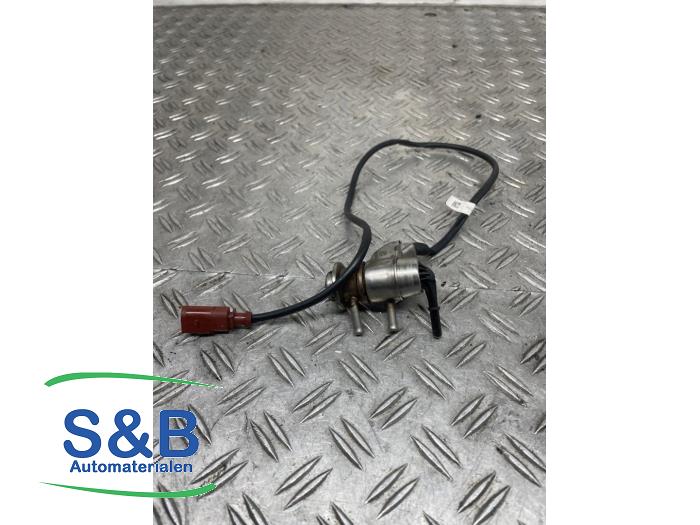 Adblue Injector from a Audi A6 (C7) 2.0 TDI 16V 2016