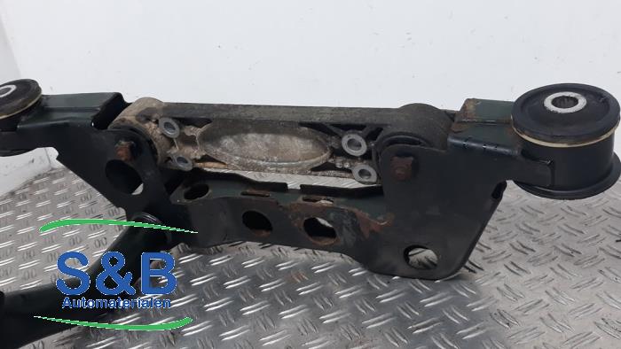 Gearbox mount from a Volkswagen Transporter T5 2.5 TDi PF 4Motion 2007