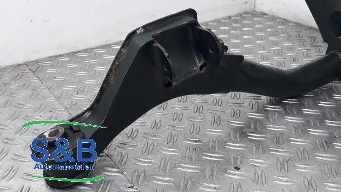 Gearbox mount from a Volkswagen Transporter T5 2.5 TDi PF 4Motion 2007