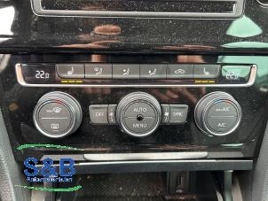 Usagé Panneau climatronic Volkswagen Golf VII (AUA) 1.2 TSI 16V Prix € 74,99 Règlement à la marge proposé par Schaap & Bron