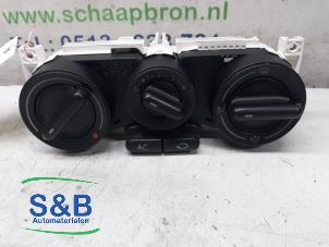 Używane Panel sterowania nagrzewnicy Volkswagen New Beetle (9C1/9G1) 2.0 Cena € 50,00 Procedura marży oferowane przez Schaap & Bron