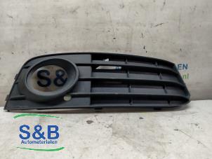 Used Fog light cover plate, right Audi A4 Avant (B8) 2.0 TDI 16V Price € 25,00 Margin scheme offered by Schaap & Bron