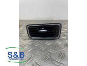Used Dashboard vent Volkswagen Jetta IV (162/16A) 1.2 TSI Price € 25,00 Margin scheme offered by Schaap & Bron