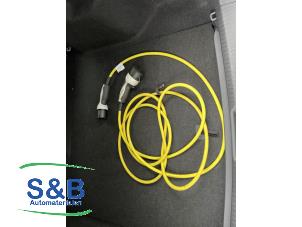 Usados Cable de carga vehículo híbrido Volkswagen ID.4 (E21) Performance Precio € 150,00 Norma de margen ofrecido por Schaap & Bron