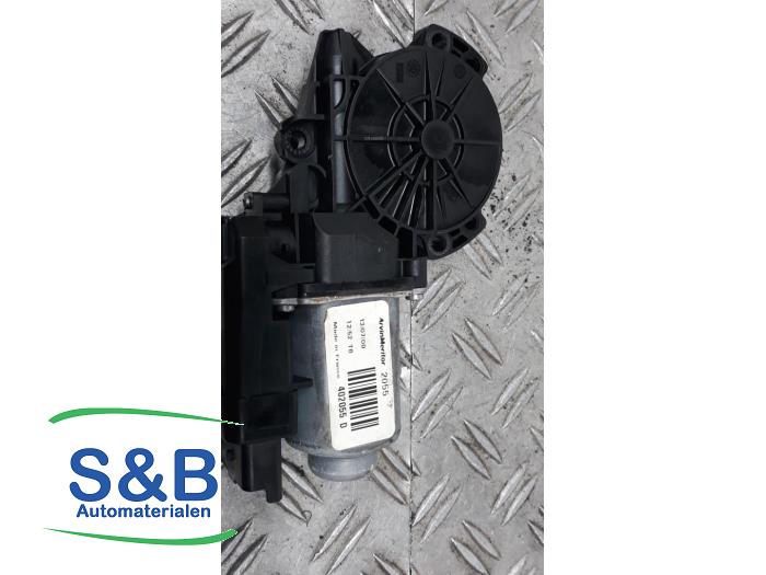 Usados Motor de ventanilla de puerta Kia Cee'd (EDB5) 1.4 CVVT 16V Precio € 35,00 Norma de margen ofrecido por Schaap & Bron