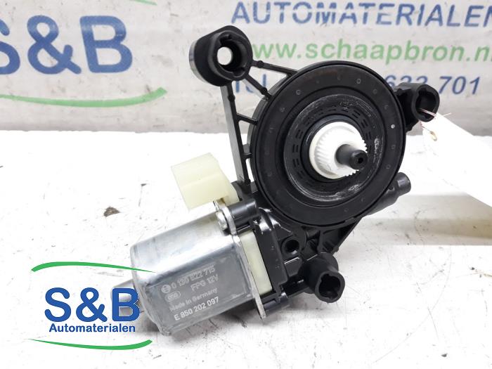 Usados Motor de ventanilla de puerta Volkswagen T-Roc I 1.5 TSI Evo BMT 16V Precio € 20,00 Norma de margen ofrecido por Schaap & Bron