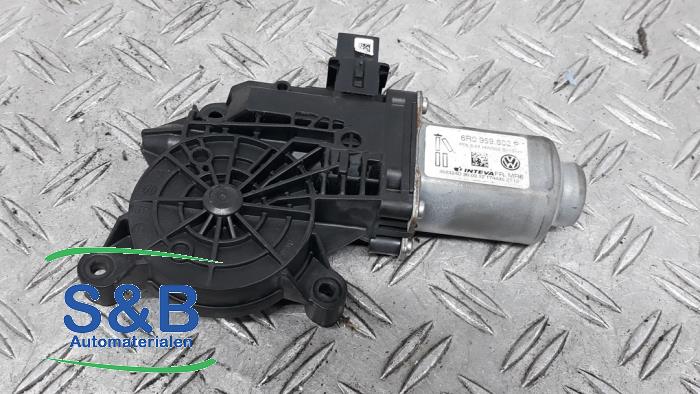 Usados Motor de ventanilla de puerta Skoda Fabia II (5J) 1.2 TDI 12V Greenline Precio € 50,00 Norma de margen ofrecido por Schaap & Bron