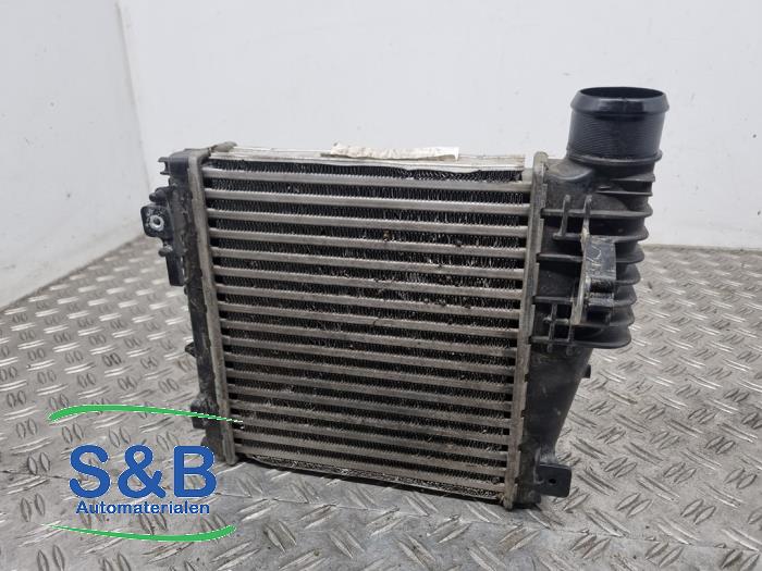 Usados Intercooler Peugeot 308 SW (L4/L9/LC/LJ/LR) 1.6 BlueHDi 120 Precio € 35,00 Norma de margen ofrecido por Schaap & Bron