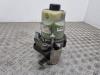 Power steering pump from a Ford Focus 2 Wagon 1.8 16V 2009