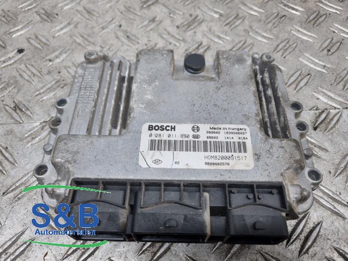 Used Engine management computer Renault Trafic New (FL) 2.5 dCi 16V 135 Price € 100,00 Margin scheme offered by Schaap & Bron