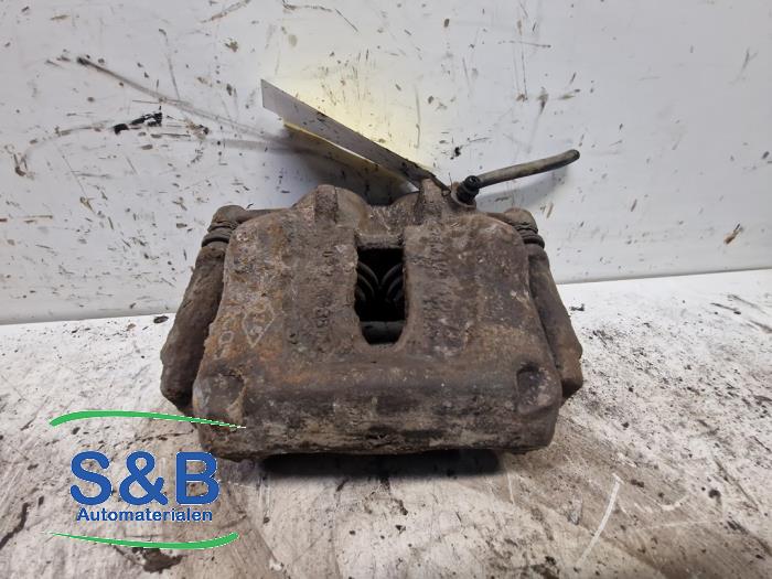 Gebrauchte Bremszange links vorne Renault Trafic New (FL) 2.5 dCi 16V 135 Preis € 30,00 Margenregelung angeboten von Schaap & Bron