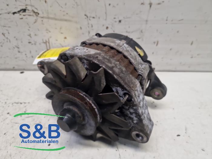 Gebrauchte Dynamo Renault Trafic I FL (TXW/P/V) 2.2 Preis € 60,00 Margenregelung angeboten von Schaap & Bron