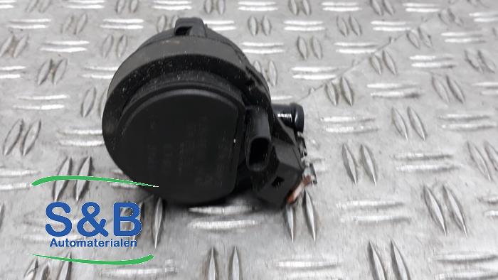 Begagnade Vattenpump Volkswagen Caddy IV 2.0 TDI 75 Pris € 50,00 Marginaltabell erbjuds av Schaap & Bron