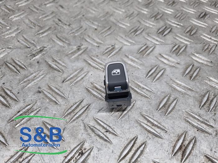 Usados Interruptor de ventanilla eléctrica Audi Q2 (GAB/GAG) 2.0 35 TDI 16V Precio € 9,98 Norma de margen ofrecido por Schaap & Bron