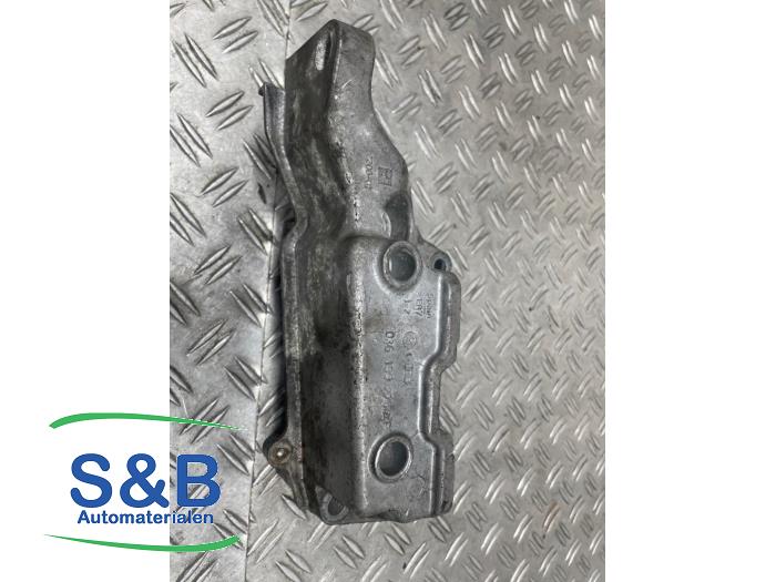 Usagé Support moteur Volkswagen Golf V (1K1) 1.4 16V Prix € 24,99 Règlement à la marge proposé par Schaap & Bron