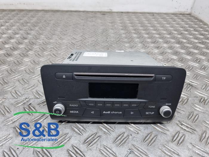 Używane Radio Audi A1 (8X1/8XK) 1.4 TDI Ultra 12V Cena € 125,00 Procedura marży oferowane przez Schaap & Bron