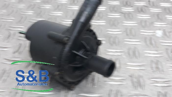 Begagnade Vattenpump Tesla Model S 70D Pris € 35,00 Marginaltabell erbjuds av Schaap & Bron
