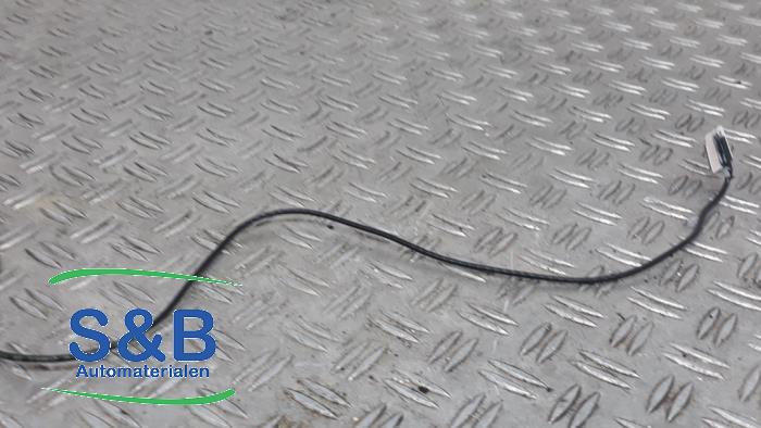 Używane Antena Bluetooth Tesla Model S 70D Cena € 65,00 Procedura marży oferowane przez Schaap & Bron