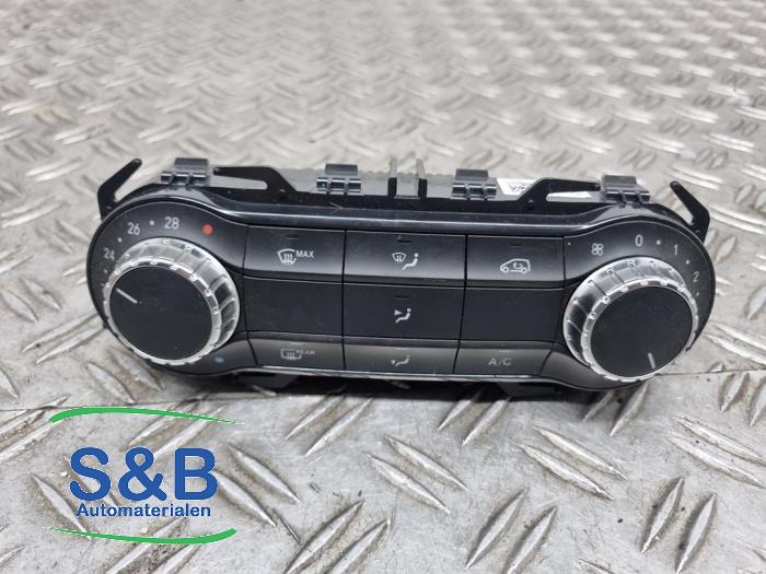 Używane Panel climatronic Mercedes CLA Shooting Brake (117.9) 1.6 CLA-180 16V Cena € 149,00 Procedura marży oferowane przez Schaap & Bron