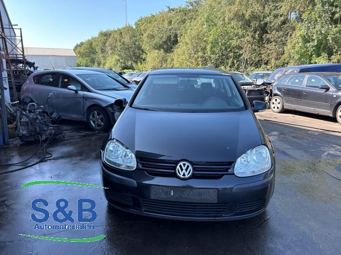 Capot d'un Volkswagen Golf V (1K1) 1.9 TDI 2006