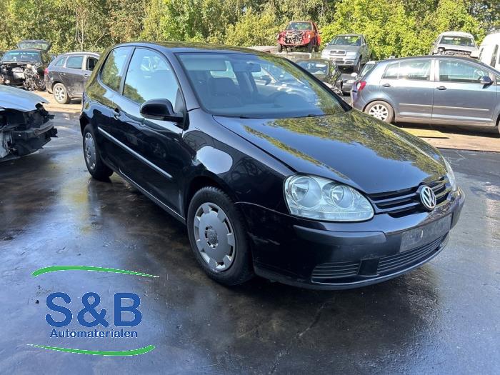 Capot d'un Volkswagen Golf V (1K1) 1.9 TDI 2006