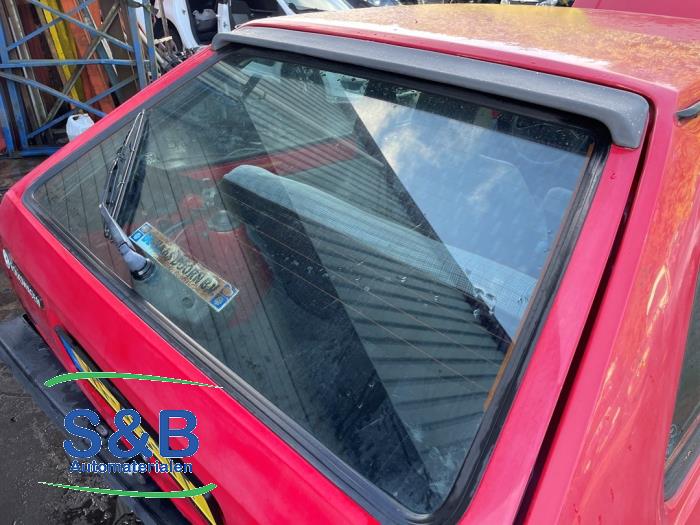 Usados Ventanilla detrás Volkswagen Polo II (86) 1.3 Precio € 140,00 Norma de margen ofrecido por Schaap & Bron
