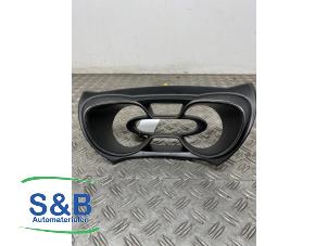 Usagé Compteur kilométrique bande décorative Renault Captur (2R) 1.2 TCE 16V EDC Prix € 30,00 Règlement à la marge proposé par Schaap & Bron