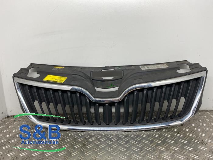 Używane Grill Skoda Rapid 1.2 HTP 12V Cena € 55,00 Procedura marży oferowane przez Schaap & Bron