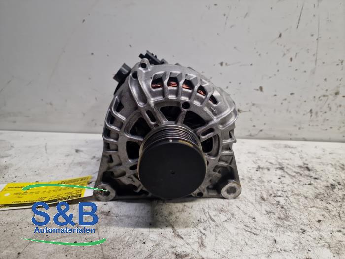 Dynamo van een Opel Corsa F (UB/UH/UP) 1.2 12V 75 2022