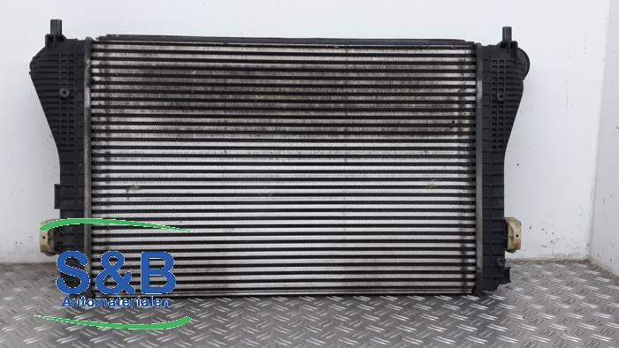 Usados Intercooler Volkswagen Passat Variant (365) 1.4 TSI 16V Precio € 44,99 Norma de margen ofrecido por Schaap & Bron