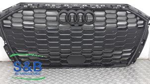 Begagnade Grill Audi A3 Sportback (8YA) 1.5 35 TFSI 16V Mild Hybrid Pris € 349,00 Marginaltabell erbjuds av Schaap & Bron