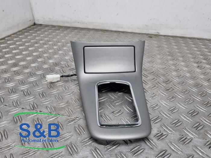 Begagnade Askkopp, fram Toyota Avensis Wagon (T25/B1E) 2.0 16V VVT-i D4 Pris € 49,99 Marginaltabell erbjuds av Schaap & Bron