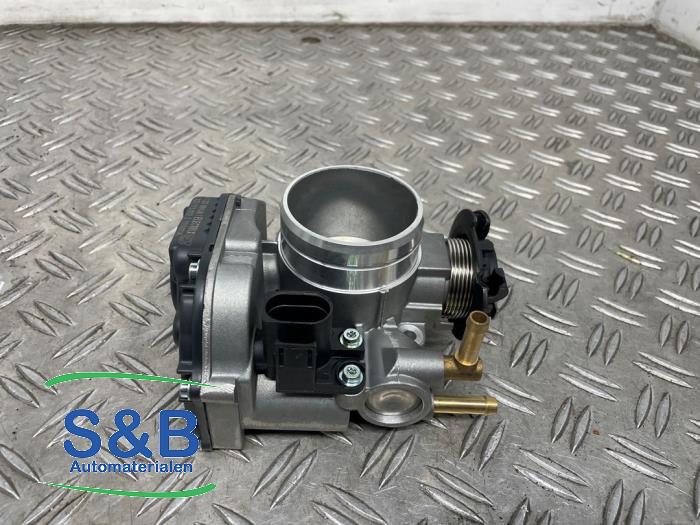 Neuf Boitier papillon Volkswagen Golf IV (1J1) 1.6 Prix € 114,95 Prix TTC proposé par Schaap & Bron