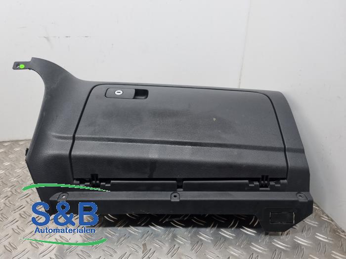 Begagnade Handskfack Volkswagen Golf VI Variant (AJ5/1KA) 1.6 TDI 16V 105 Pris € 40,00 Marginaltabell erbjuds av Schaap & Bron