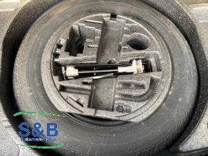 Begagnade Domkraftsset + reservhjul Volkswagen Golf V (1K1) 1.6 FSI 16V Pris € 150,00 Marginaltabell erbjuds av Schaap & Bron