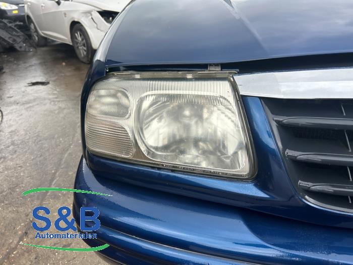 Używane Reflektor prawy Suzuki Vitara Cabrio (ET/TA) Cena € 50,00 Procedura marży oferowane przez Schaap & Bron