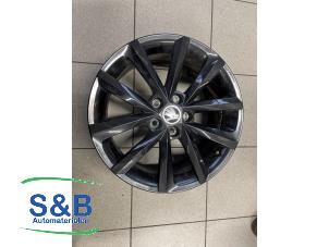 Używane Obrecz Skoda Fabia III (NJ3) 1.2 TSI 16V Cena € 75,00 Procedura marży oferowane przez Schaap & Bron
