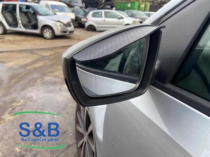 Rétroviseur extérieur gauche d'un Volkswagen Polo V (6R) 1.2 TSI 2012